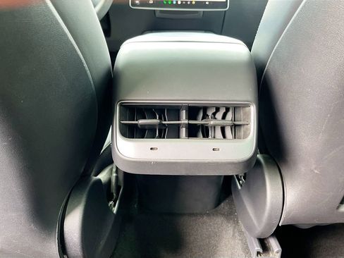 Used 2023 Tesla Model Y Long Range AWD/4WD image 26
