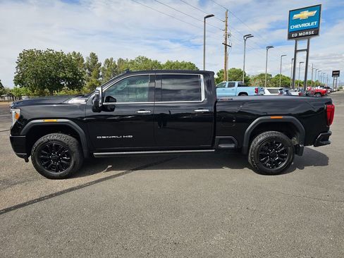 Used 2021 GMC Sierra 2500 Denali w/ Denali Black Diamond Edition AWD/4WD image 2