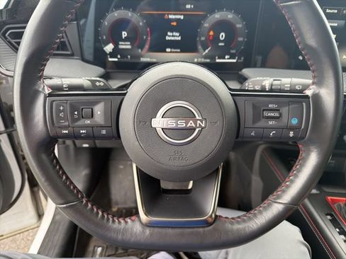 Used 2025 Nissan Kicks SR AWD/4WD image 11