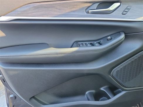 New 2025 Jeep Grand Cherokee Limited w/ Trailer Tow Package image 8