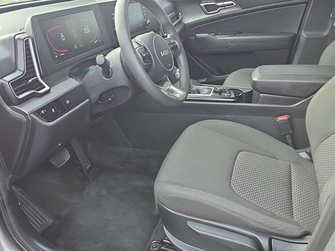 Used 2024 Kia Sportage LX image 10