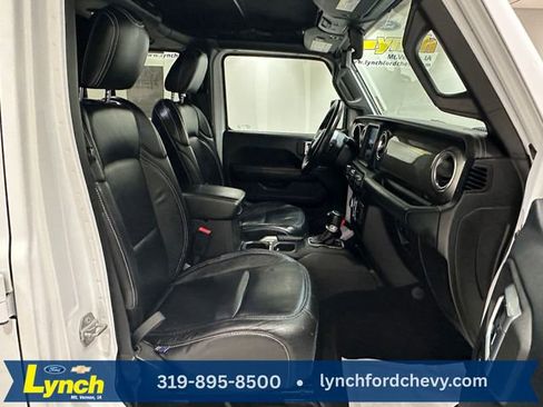 Used 2018 Jeep Wrangler Unlimited Sahara image 7