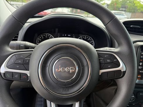 Used 2023 Jeep Renegade Latitude AWD/4WD image 32