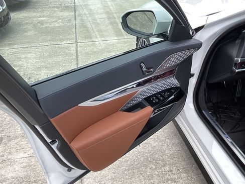 New 2026 BMW 740i w/ Executive Package RWD image 8