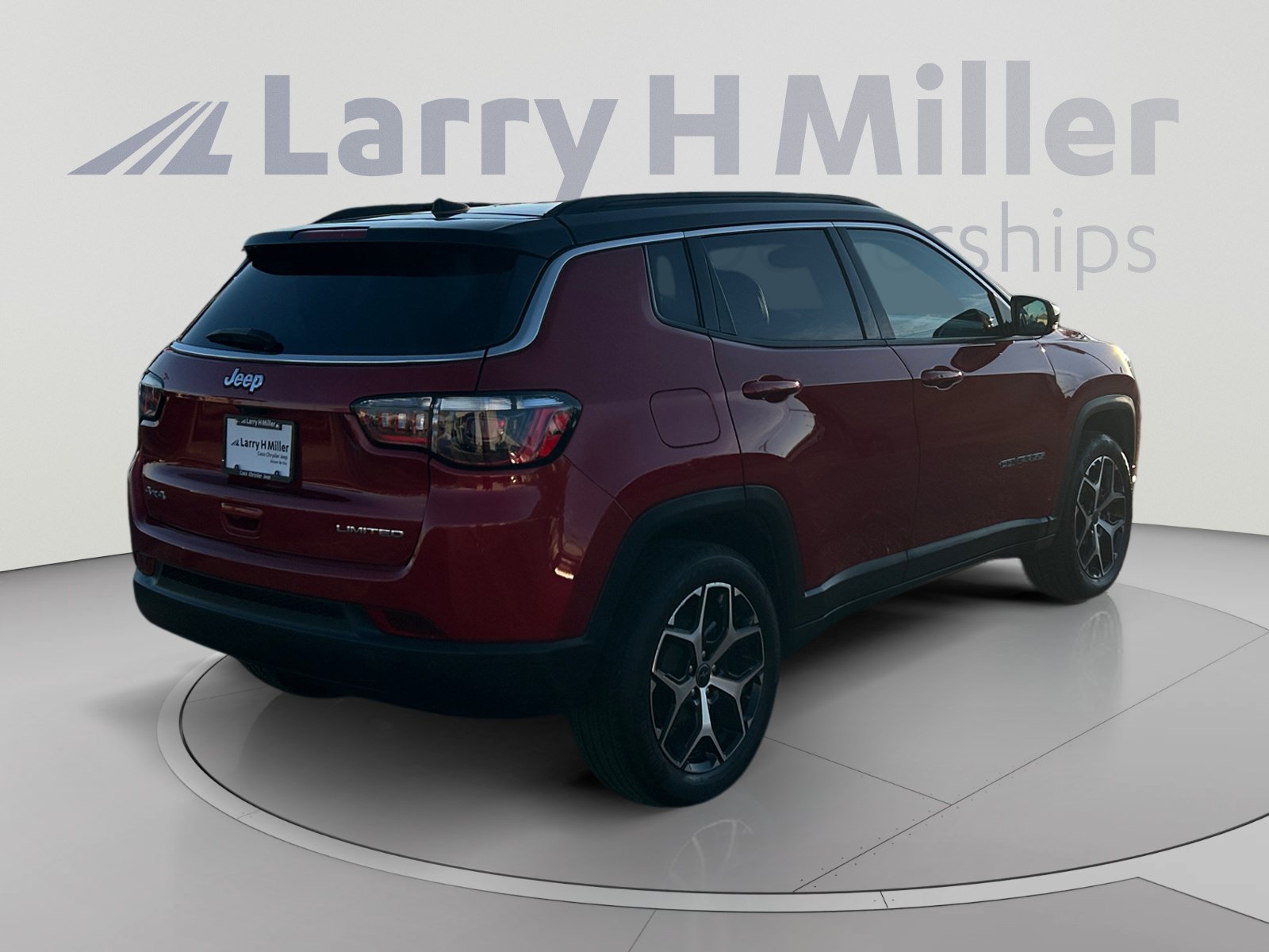 Used 2025 Jeep Compass Limited AWD/4WD image 5