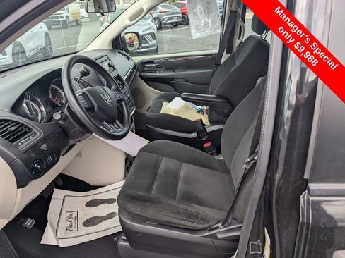 Used 2016 Dodge Grand Caravan American Value Package FWD image 12