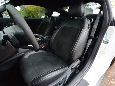 Used 2018 Ford Mustang Shelby GT350 w/ Convenience Package RWD image 33