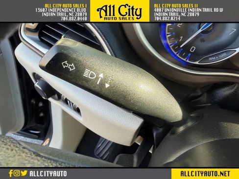 Used 2020 Chrysler Voyager Lxi FWD image 21