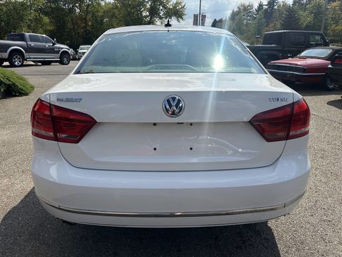 Used 2014 Volkswagen Passat TDI SE image 5