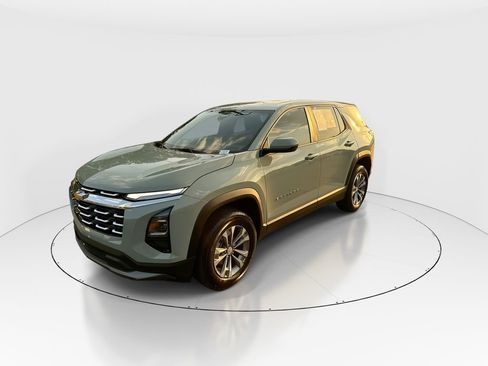 Used 2026 Chevrolet Equinox LT FWD image 4