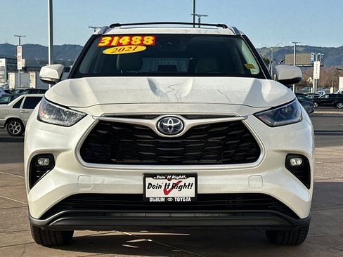 Certified 2021 Toyota Highlander XLE image 11