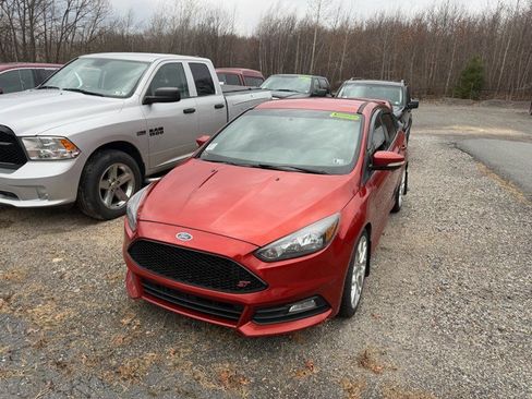 Used 2018 Ford Focus ST image 1