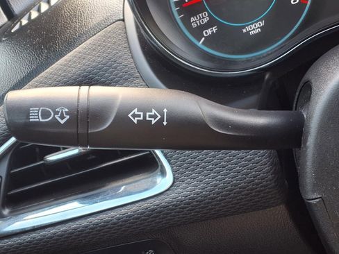 Used 2018 Chevrolet Cruze LT w/ Convenience Package image 16