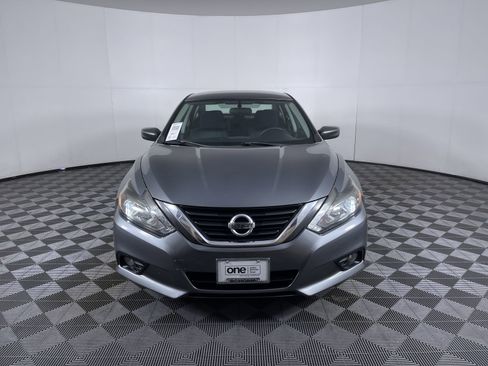 Used 2017 Nissan Altima 2.5 SR w/ LED Appearance Package image 27