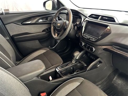 Certified 2022 Chevrolet TrailBlazer LT w/ Convenience Package image 25