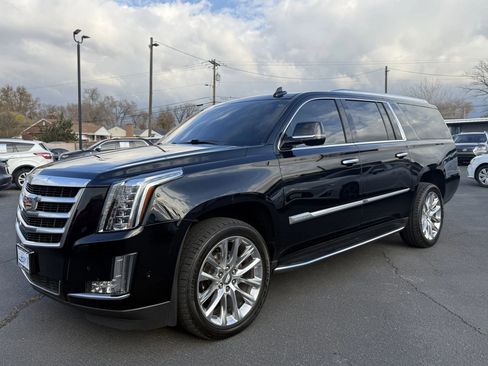 Used 2019 Cadillac Escalade ESV Luxury image 4