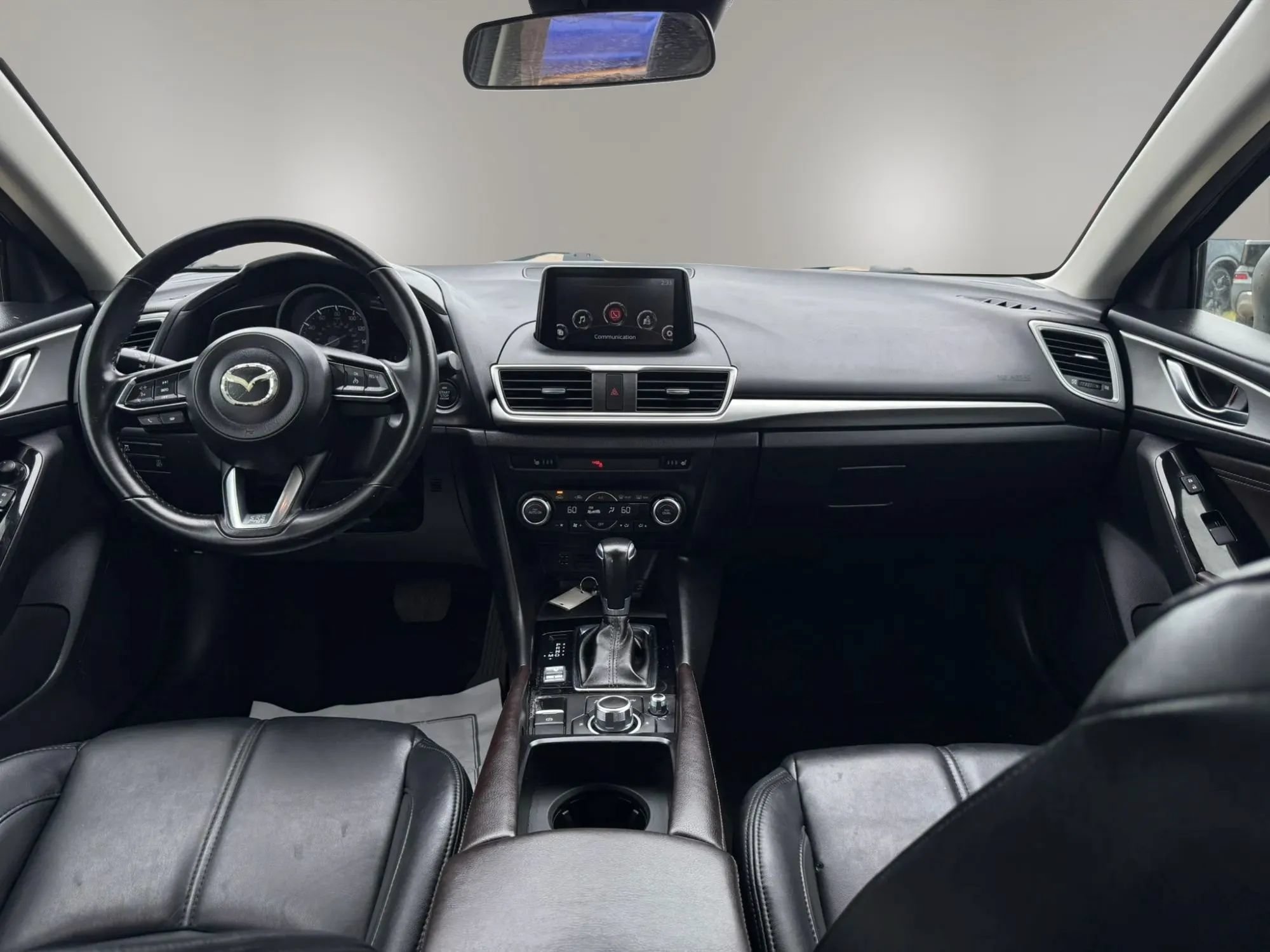 Used 2018 MAZDA MAZDA3 Touring FWD image 15