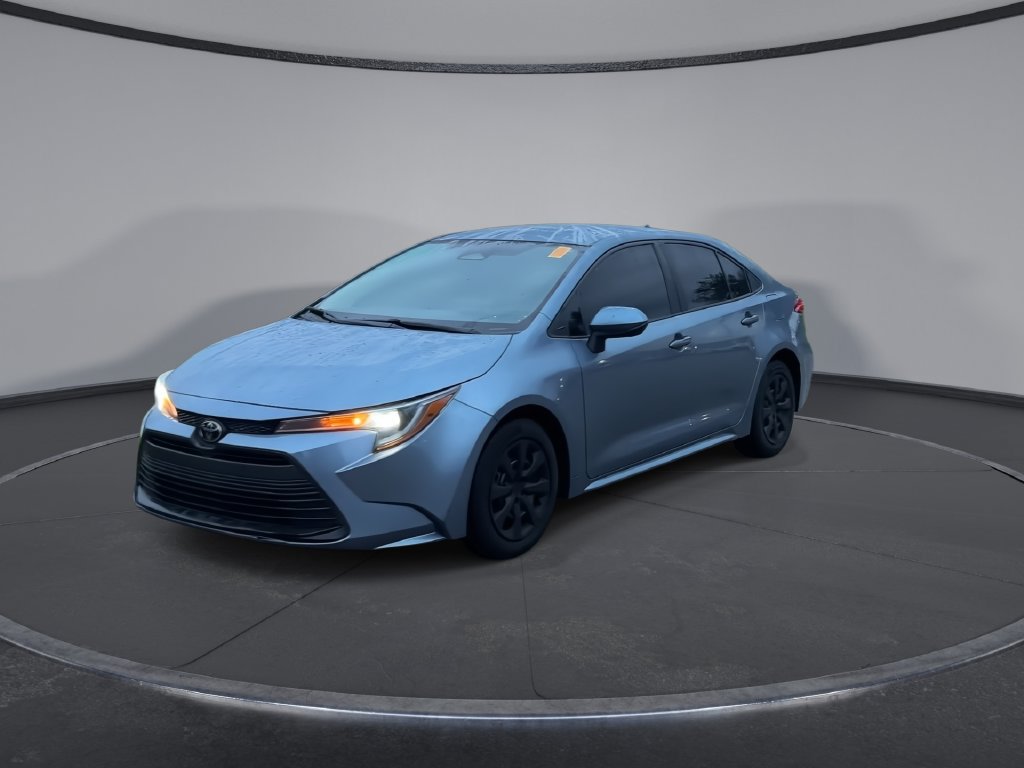 Used 2023 Toyota Corolla LE FWD image 4