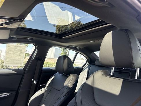 Used 2024 BMW 330e image 17