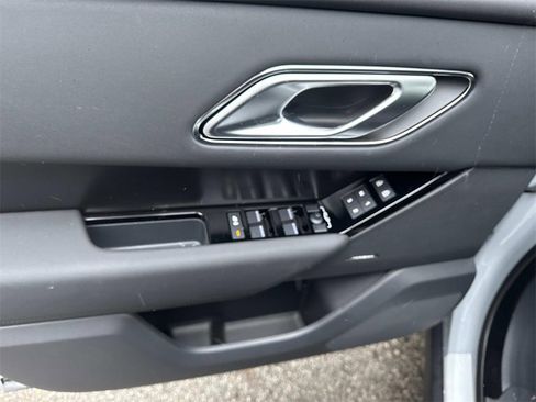 New 2026 Land Rover Range Rover Velar Dynamic SE image 17