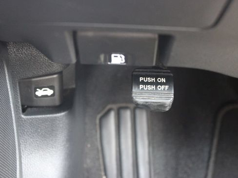 Used 2024 Nissan Altima 2.5 SV FWD image 41