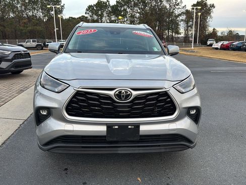 Certified 2023 Toyota Highlander XLE image 7