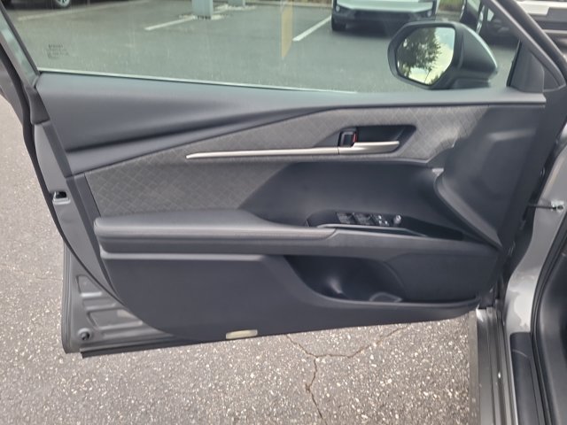 Used 2025 Toyota Camry XLE FWD image 15