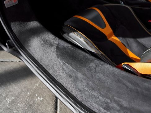 Used 2018 McLaren 720S Performance image 37