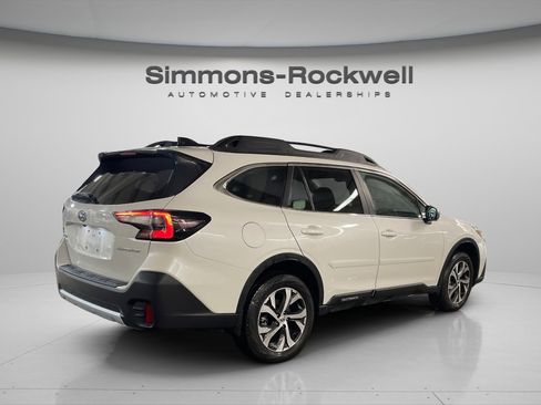 Used 2022 Subaru Outback Limited image 5