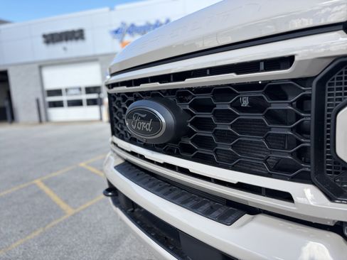 New 2026 Ford F250 Lariat w/ Black Appearance Package AWD/4WD image 10