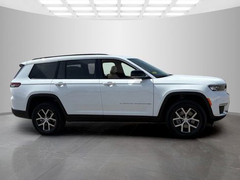 New 2025 Jeep Grand Cherokee L Limited AWD/4WD image 2
