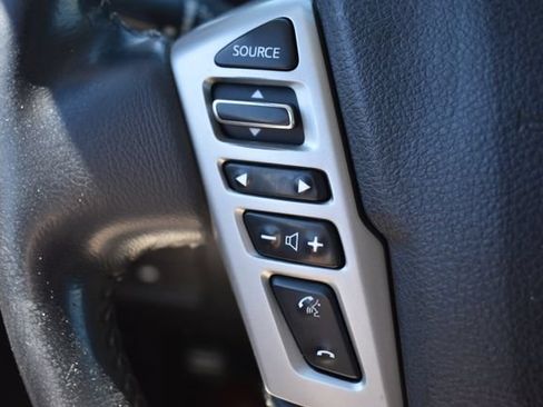 Used 2017 Nissan Titan PRO-4X AWD/4WD image 26