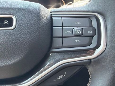 Used 2023 Jeep Wagoneer 4WD image 21