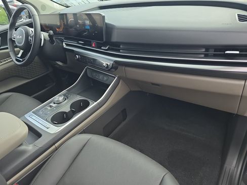 New 2026 Kia Carnival LXS FWD image 11