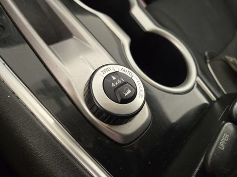 Used 2019 Nissan Pathfinder SV AWD/4WD image 26