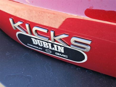 New 2026 Nissan Kicks SR image 9