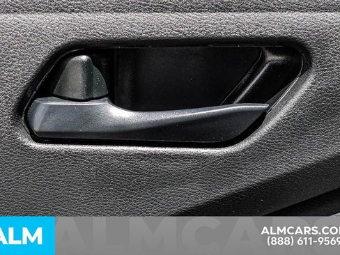 Used 2025 Nissan Pathfinder SV image 60