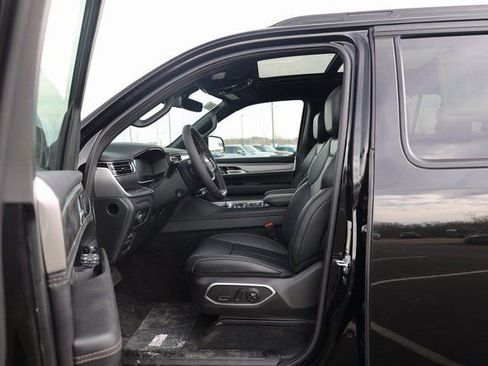 New 2025 Jeep Wagoneer Series II w/ Convenience Group I image 16