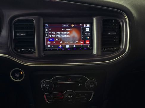 Used 2017 Dodge Charger R/T w/ Blacktop Package image 28