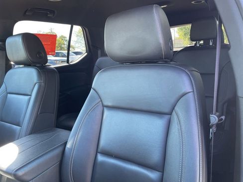 Used 2023 Chevrolet Traverse LT image 7