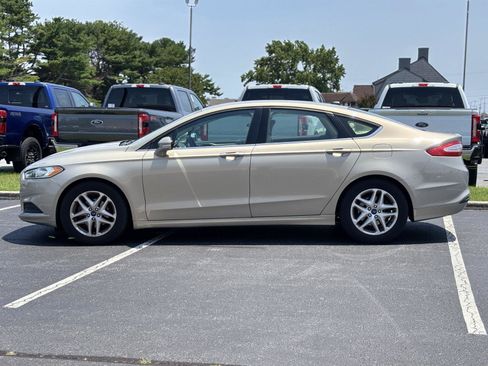 Used 2015 Ford Fusion SE FWD image 18