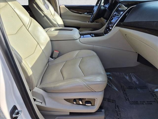 Used 2020 Cadillac Escalade Luxury RWD image 22