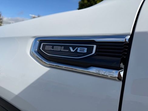 Used 2024 GMC Sierra 1500 SLT image 13