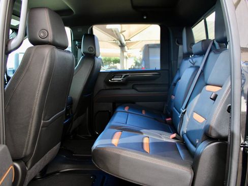 Used 2025 GMC Sierra 2500 AT4 w/ Technology Package image 16