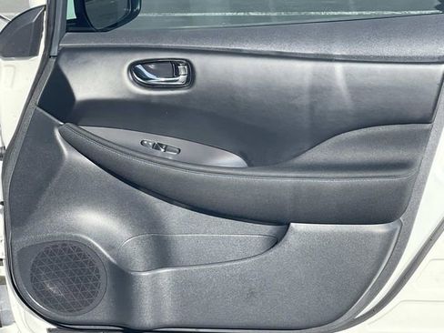 Used 2023 Nissan Leaf S image 35