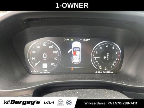 Used 2021 Volvo XC40 T5 Momentum w/ Premium Package AWD/4WD image 1