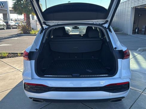 Used 2025 Audi Q5 Premium Plus w/ Premium Plus image 17