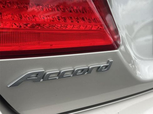 Used 2014 Honda Accord EX image 10