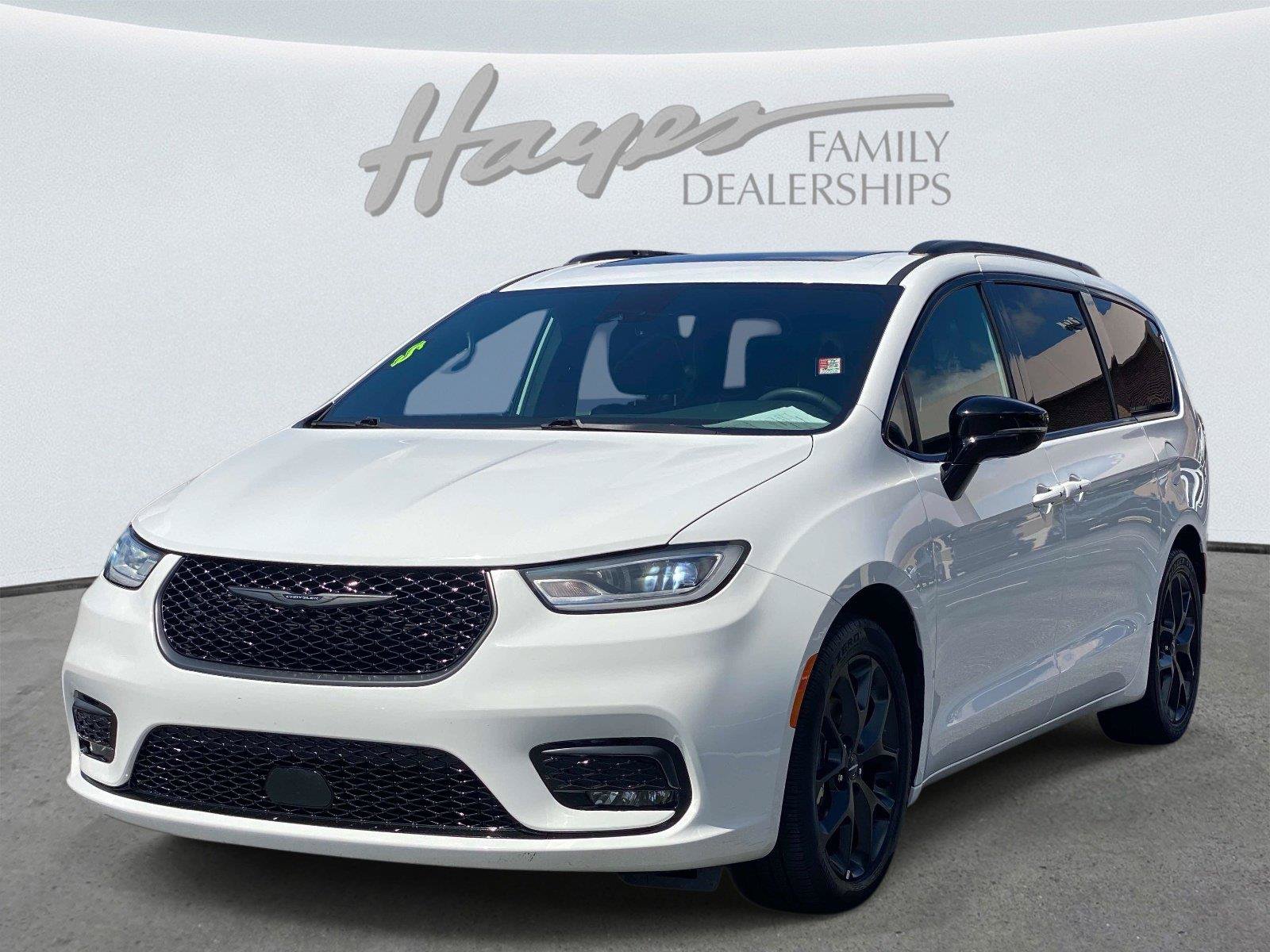 Used 2025 Chrysler Pacifica Limited FWD image 11