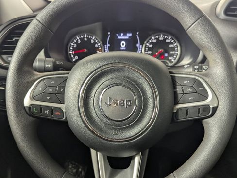 Used 2023 Jeep Renegade Latitude image 19